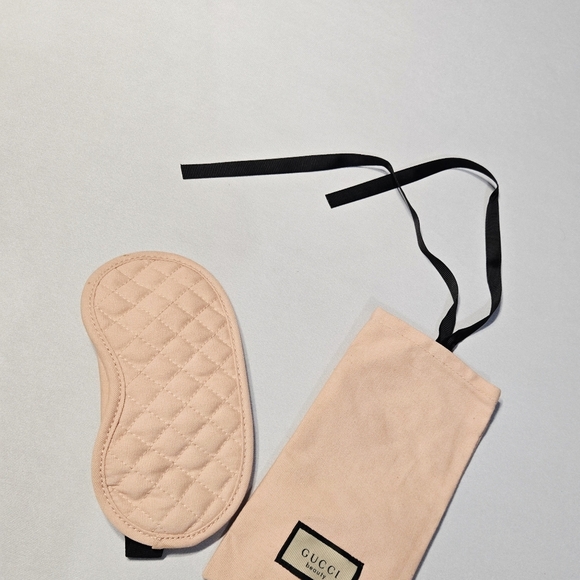 Gucci Blush Beauty Quilted Sleep Mask - Picture 4 of 6